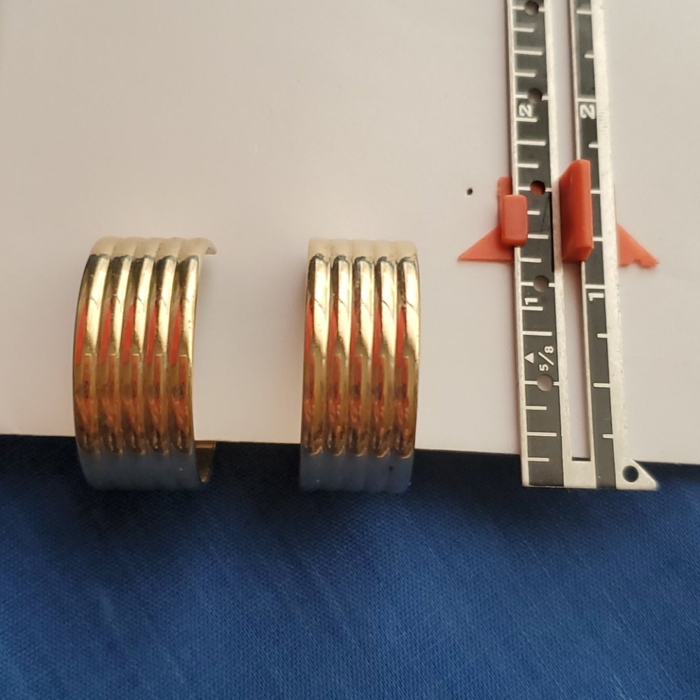 Vintage Goldtone Hoop Earrings Screw Type